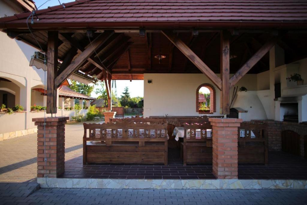 Csaronda Vendeghaz Hotel Csaroda Exterior photo