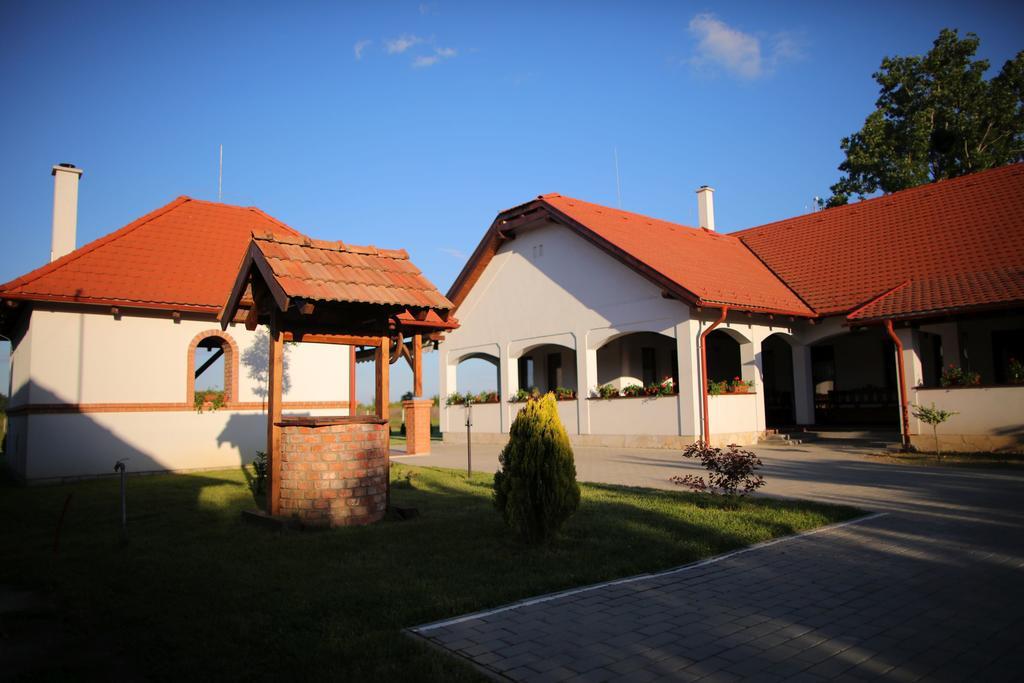 Csaronda Vendeghaz Hotel Csaroda Exterior photo