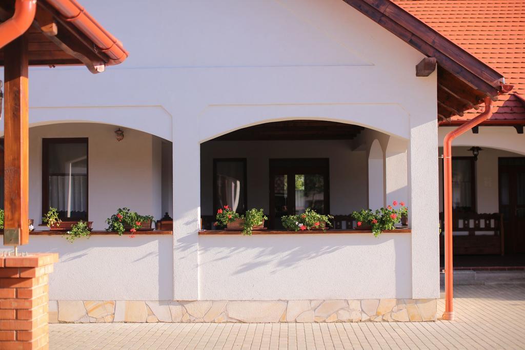 Csaronda Vendeghaz Hotel Csaroda Exterior photo